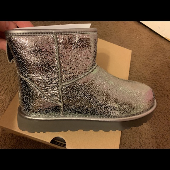 UGG Women's Classic Mini Metallic Sparkle Gun Metal Winter Boots Size 6 … - Picture 3 of 11